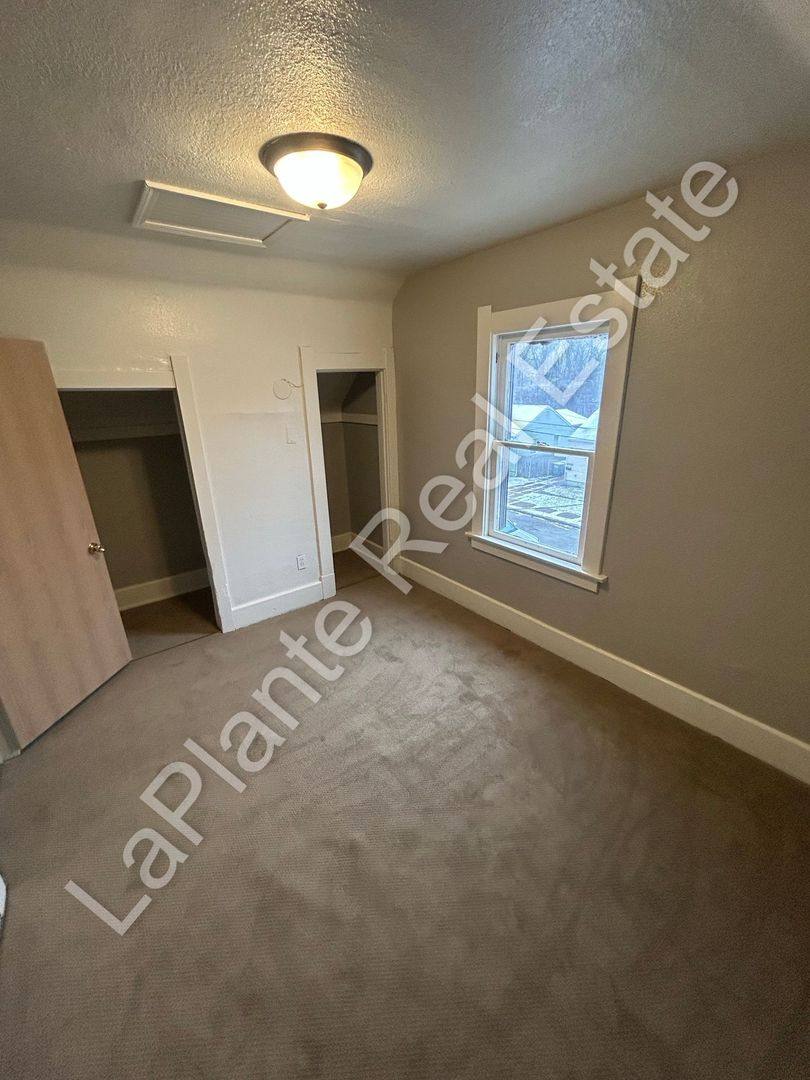 House for rent at 1804 Bigelow St, Toledo, OH 43613