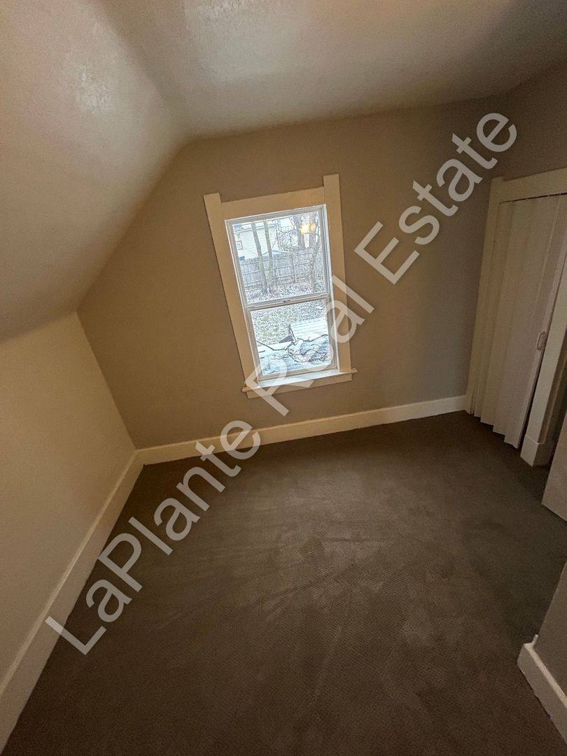 House for rent at 1804 Bigelow St, Toledo, OH 43613
