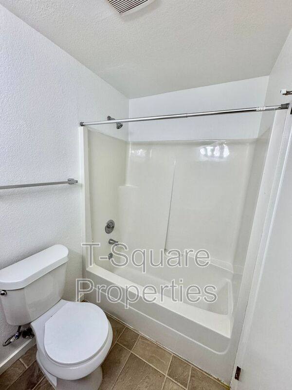 Apartment for rent at 2720 204th St SW #C, Lynnwood, WA 98036
