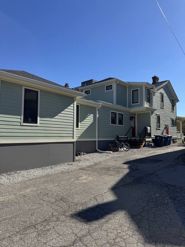 Apartment for rent at 331 E Ann St #2, Ann Arbor, MI 48104