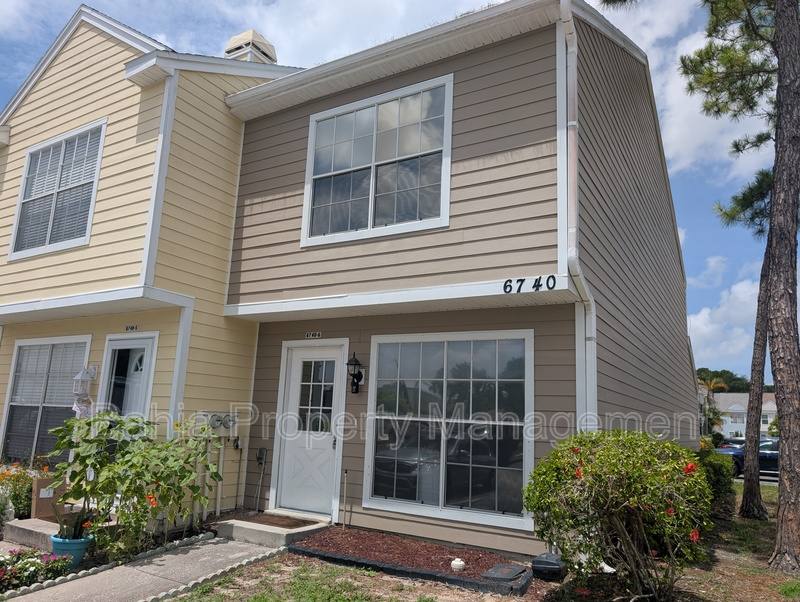 Townhouse for rent at 6740 121st Ave #6, Largo, FL 33773