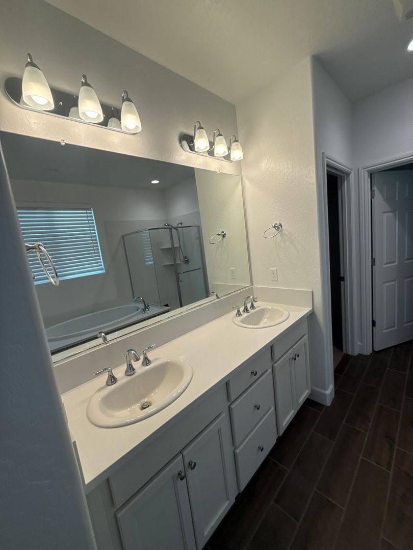 House for rent at 404 Manuel Court, Los Banos, CA 93635