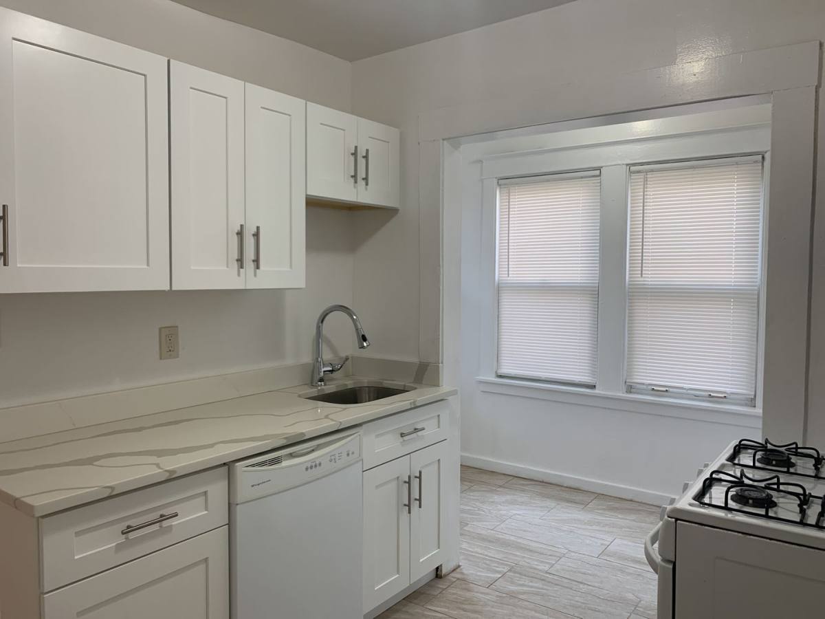 Apartment for rent at 5710-14 Beacon St, Pittsburgh, PA 15217
