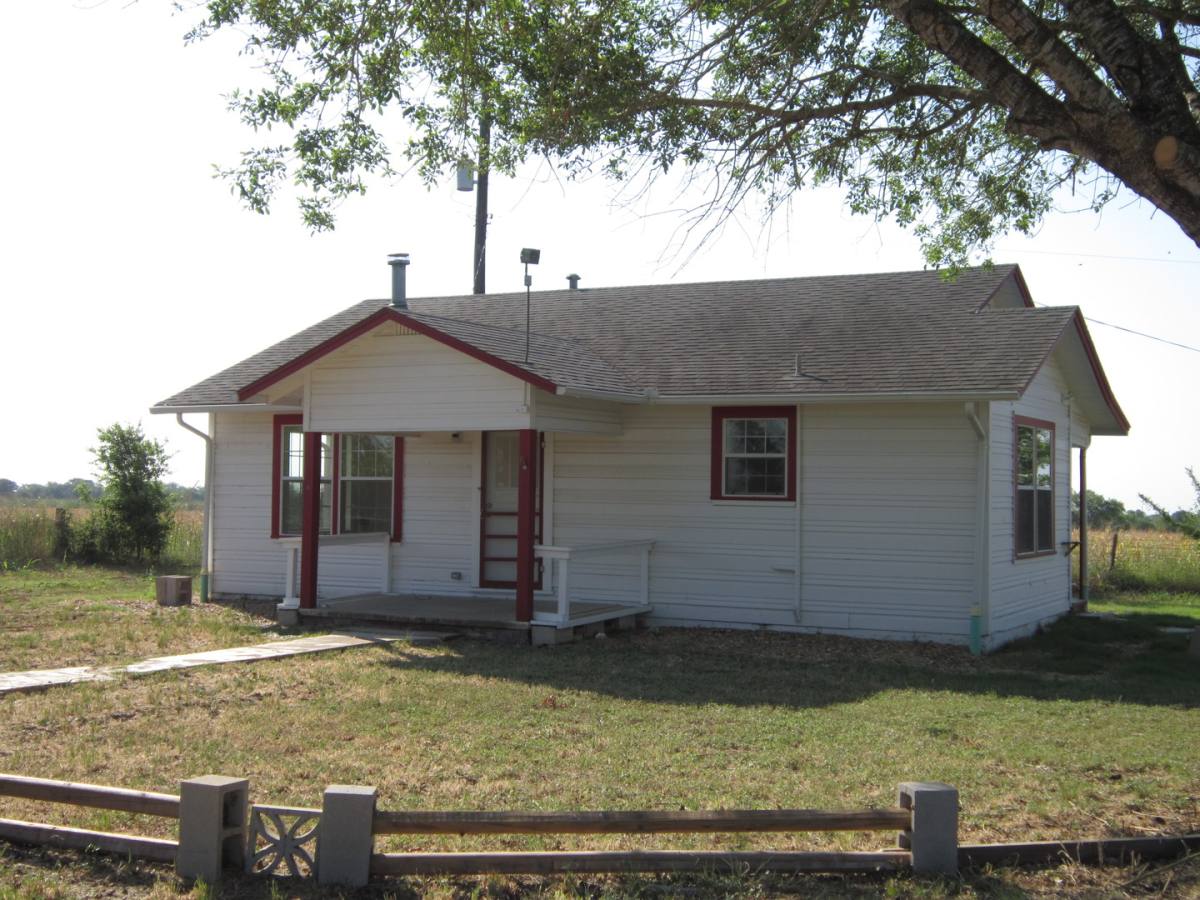 House for rent at 4111 Stapper Rd, Saint Hedwig, TX 78152
