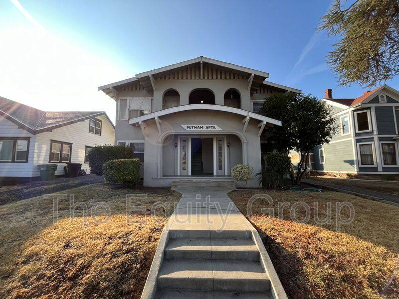 Apartment for rent at 425 E Putnam Ave #1, Porterville, CA 93257