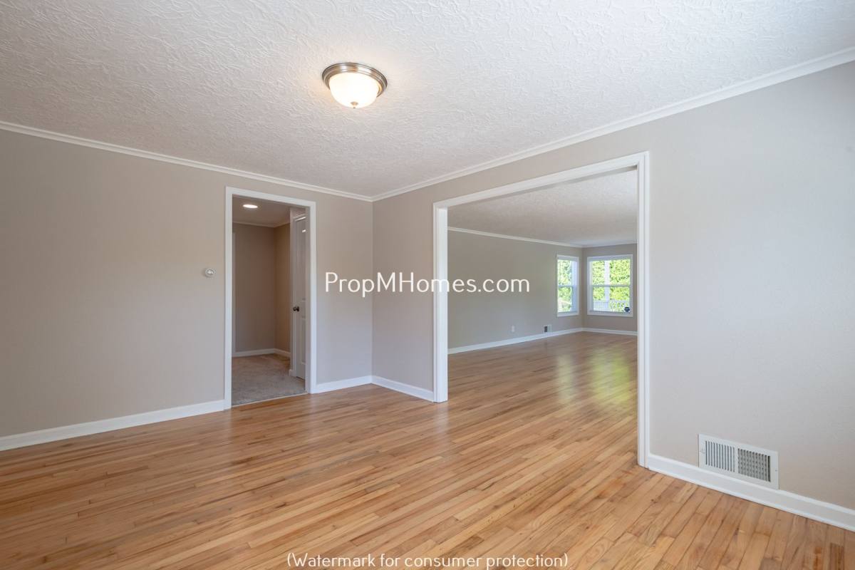 House for rent at 12566 SE 27th Ave, Portland, OR 97222