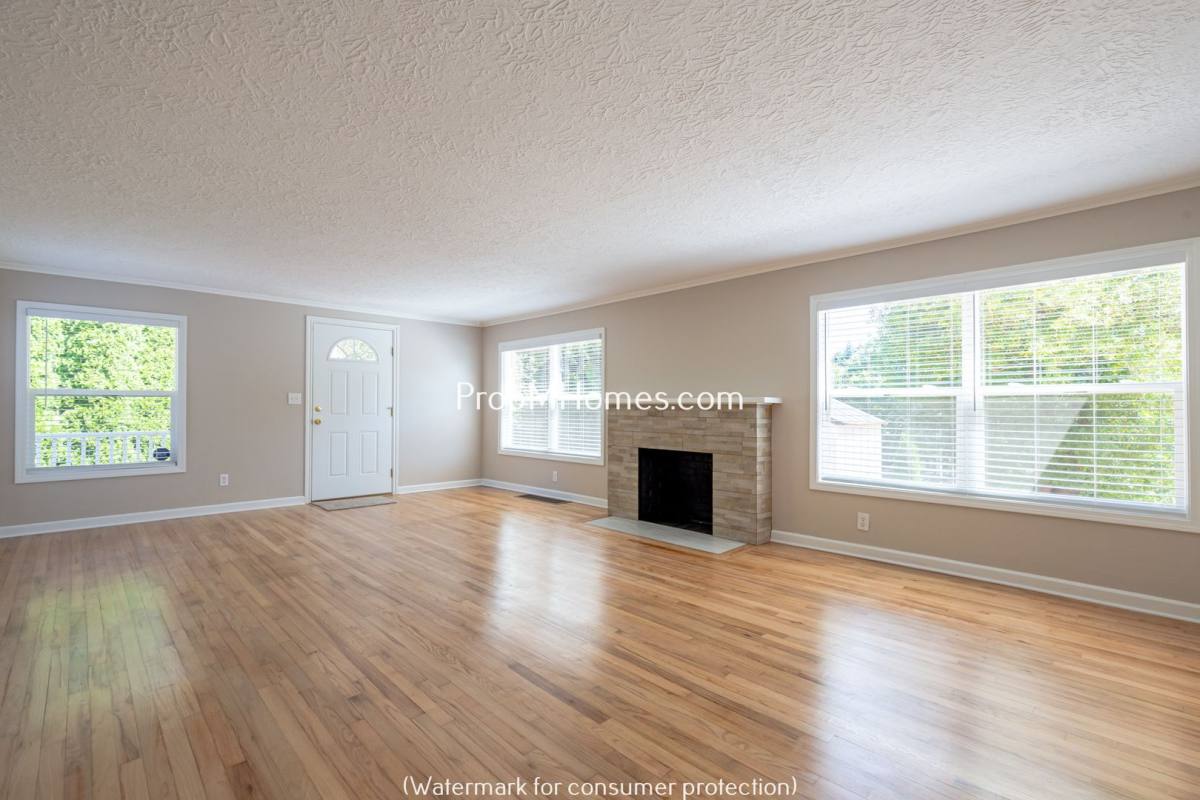 House for rent at 12566 SE 27th Ave, Portland, OR 97222