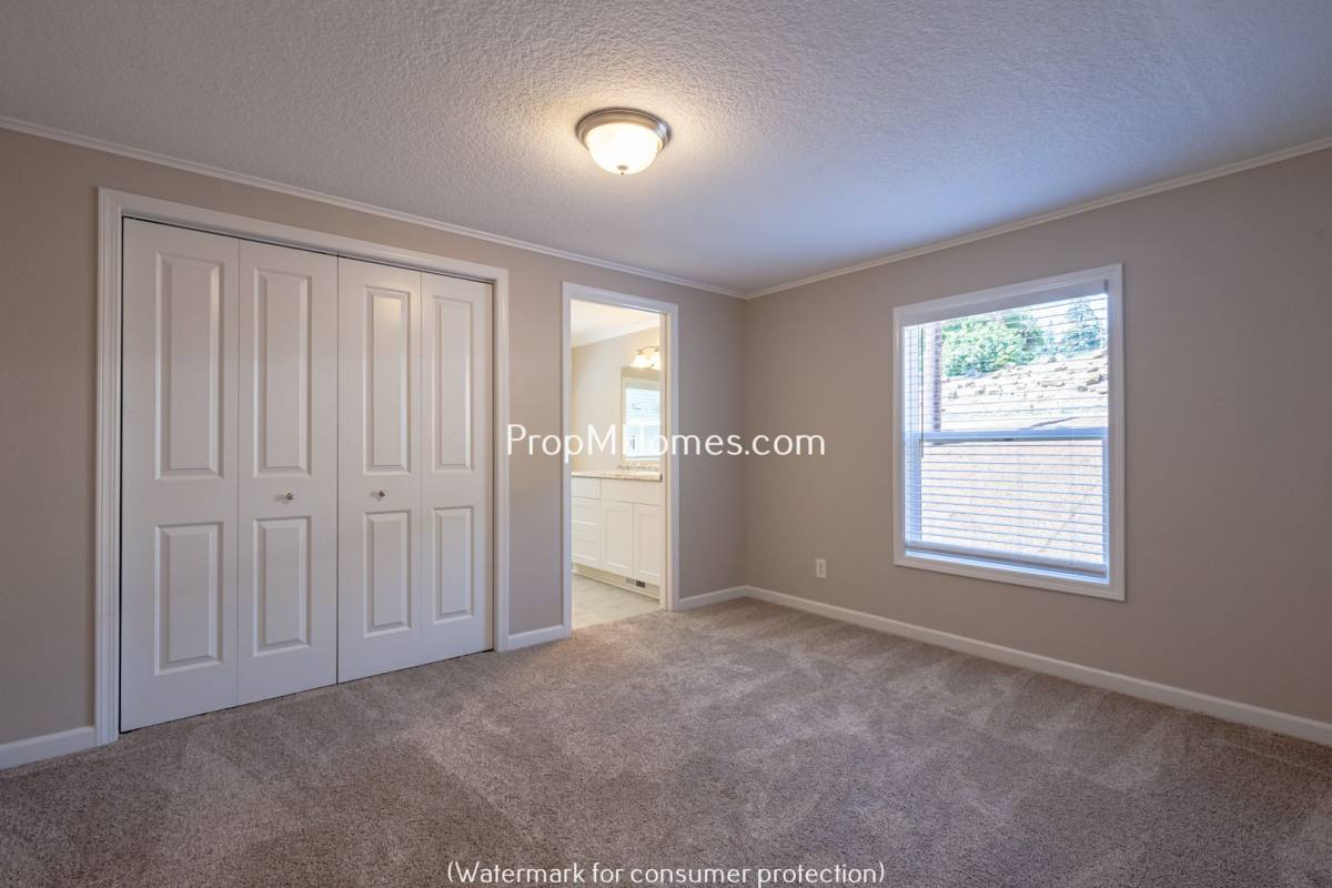 House for rent at 12566 SE 27th Ave, Portland, OR 97222