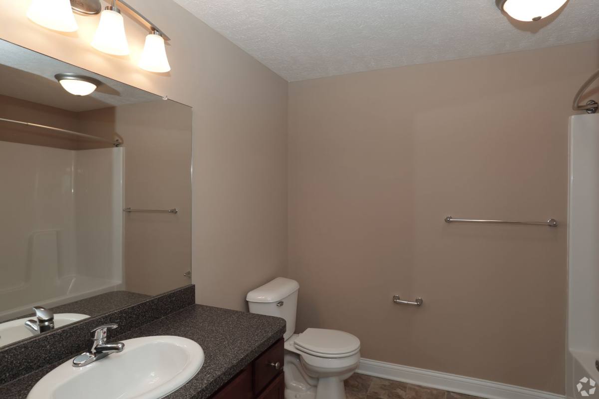 Apartment for rent at 401-407 Pleasant Meadow Blvd, Cuyahoga Falls, OH 44223