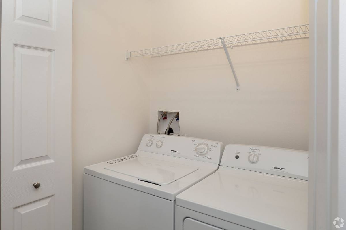 Apartment for rent at 401-407 Pleasant Meadow Blvd, Cuyahoga Falls, OH 44223