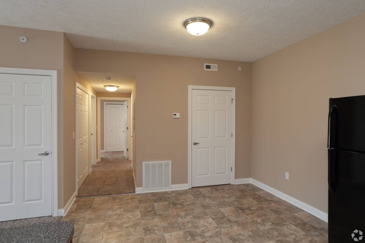 Apartment for rent at 401-407 Pleasant Meadow Blvd, Cuyahoga Falls, OH 44223