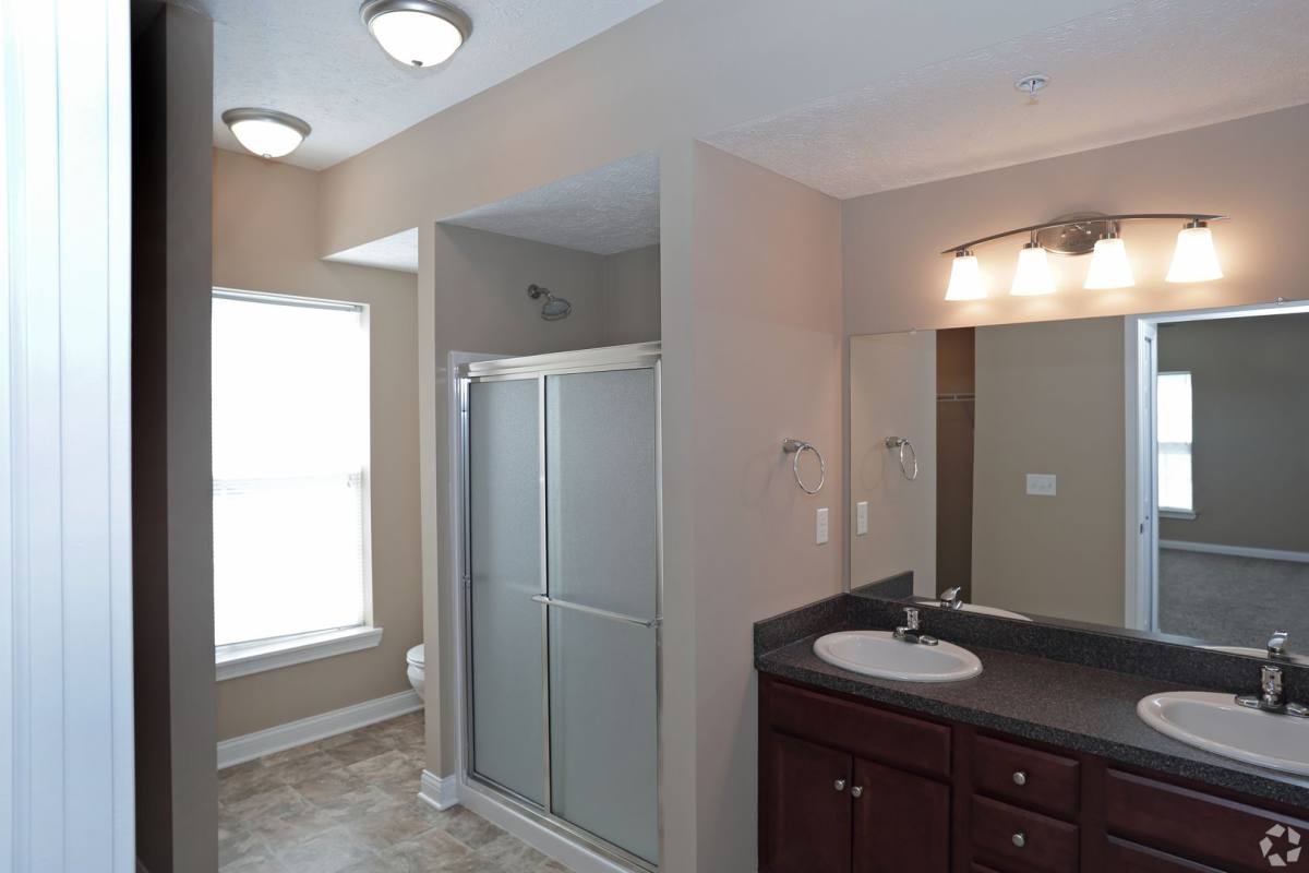 Apartment for rent at 401-407 Pleasant Meadow Blvd, Cuyahoga Falls, OH 44223
