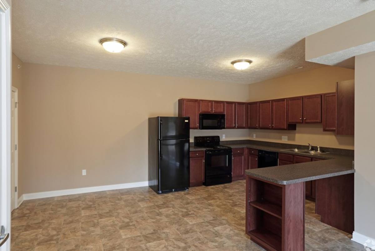 Apartment for rent at 401-407 Pleasant Meadow Blvd, Cuyahoga Falls, OH 44223