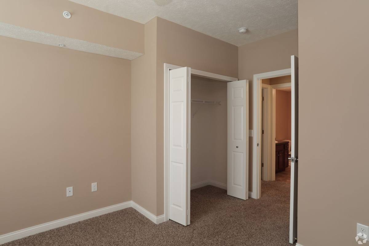 Apartment for rent at 401-407 Pleasant Meadow Blvd, Cuyahoga Falls, OH 44223
