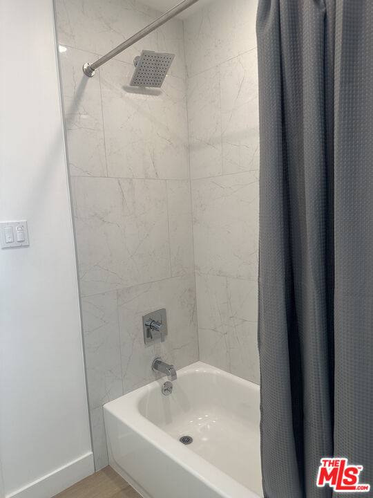 Apartment for rent at 228 S Doheny Dr #228-1, Beverly Hills, CA 90211