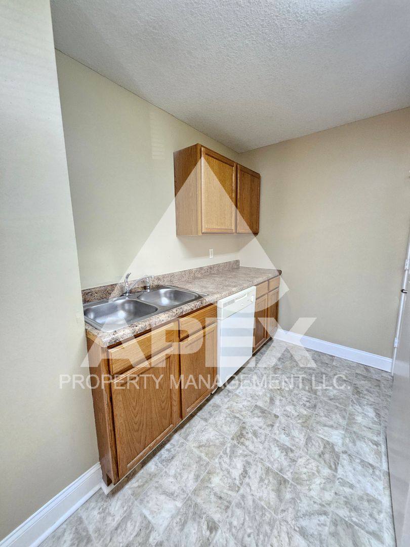 Apartment for rent at 1540 E Old Topside Rd, Louisville, TN 37777