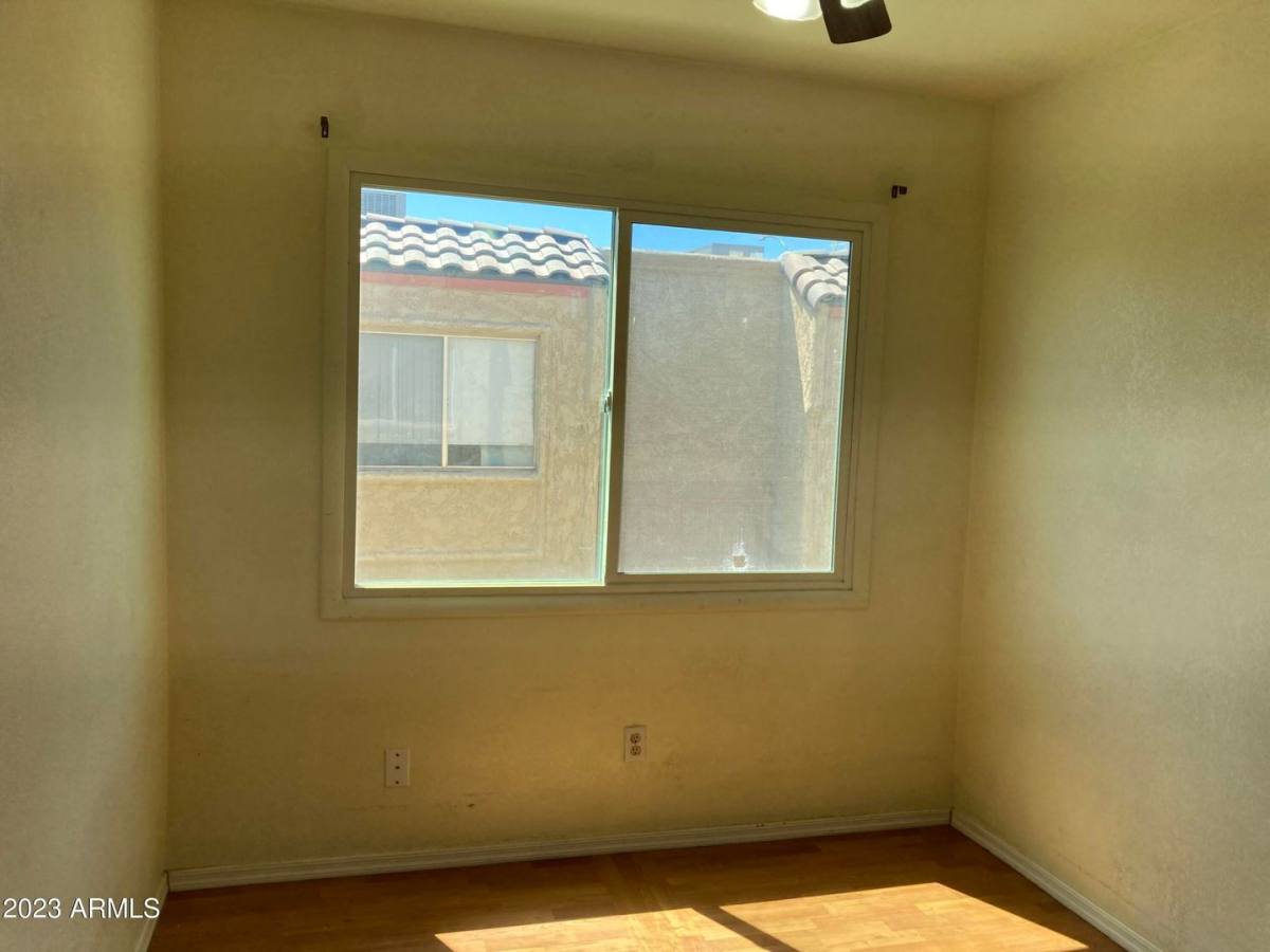 Townhouse for rent at 948 S Alma School Rd, Mesa, AZ 85210