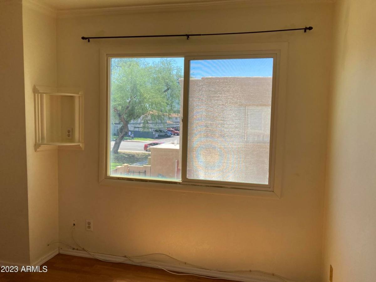 Townhouse for rent at 948 S Alma School Rd, Mesa, AZ 85210