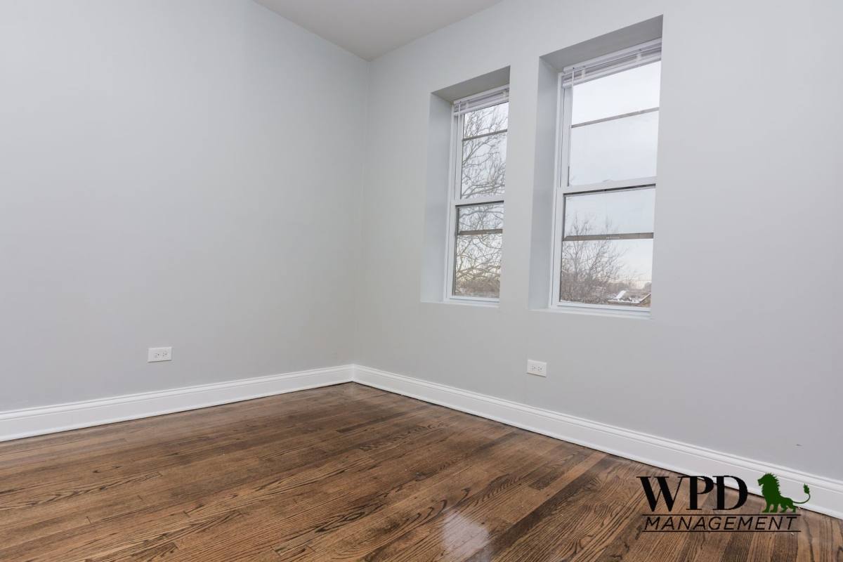 Apartment for rent at 7927 S Marquette Ave, Chicago, IL 60617