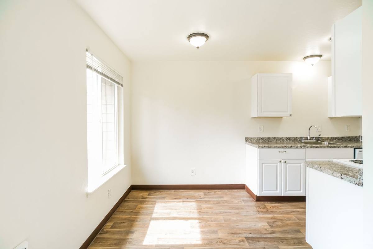 Apartment for rent at 3864 Sunnyview Rd NE, Salem, OR 97305