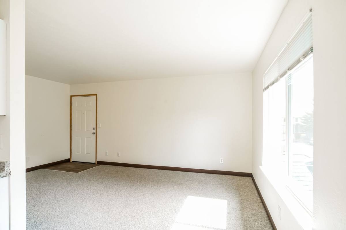 Apartment for rent at 3864 Sunnyview Rd NE, Salem, OR 97305