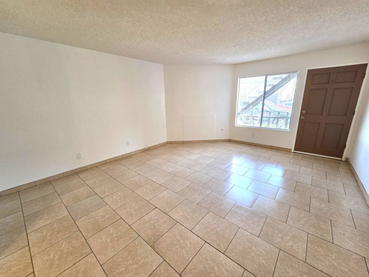 Apartment for rent at 1917 & 1919 W Whitendale Ave, Visalia, CA 93277
