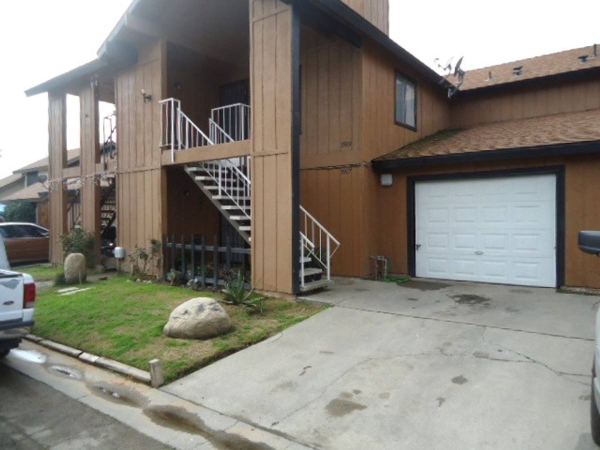 Apartment for rent at 1917 & 1919 W Whitendale Ave, Visalia, CA 93277