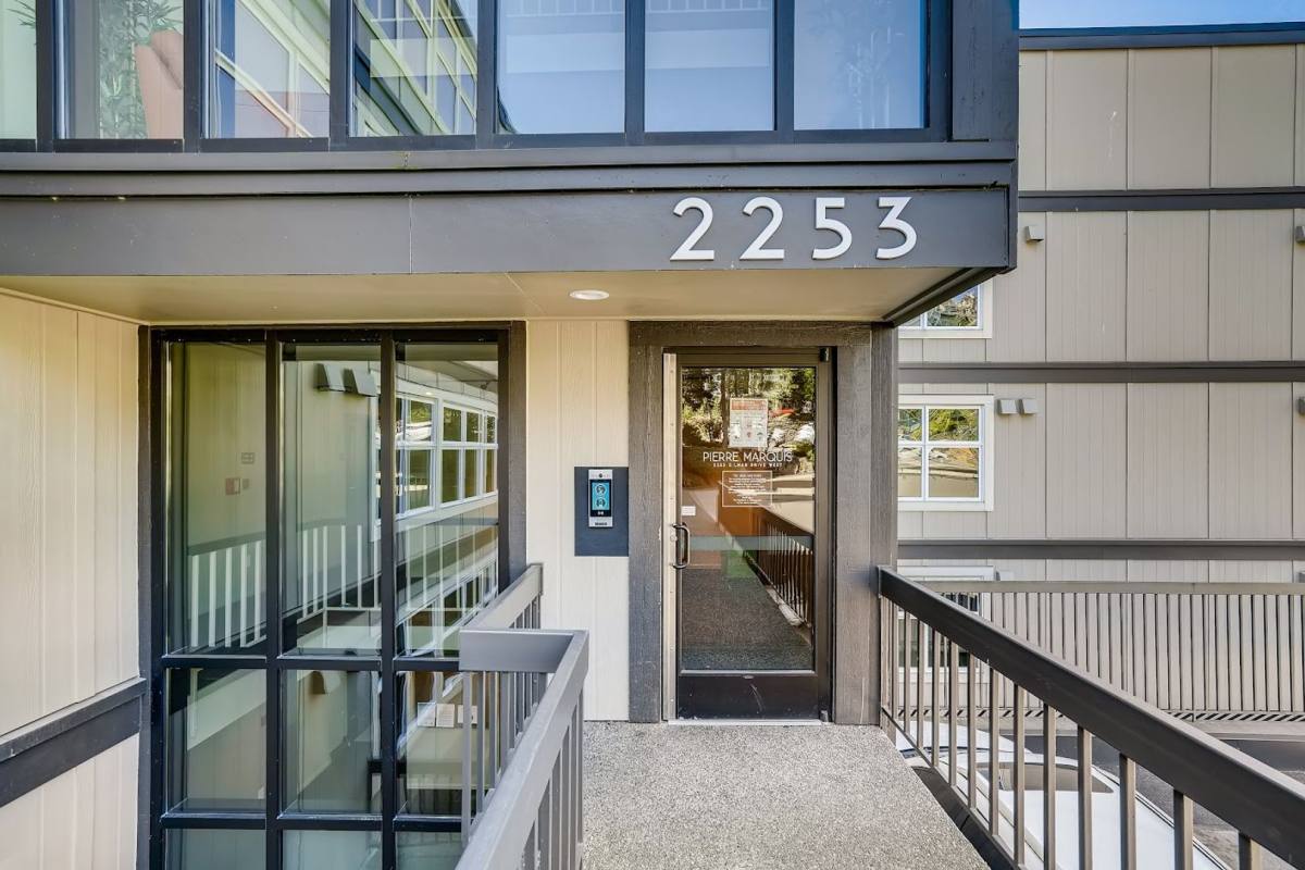 Condo for rent at 2253 Gilman Dr W, Seattle, WA 98119