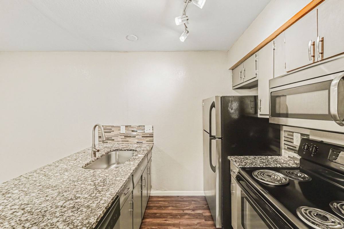 Apartment for rent at 701 E 40th St, Kansas City, MO 64110