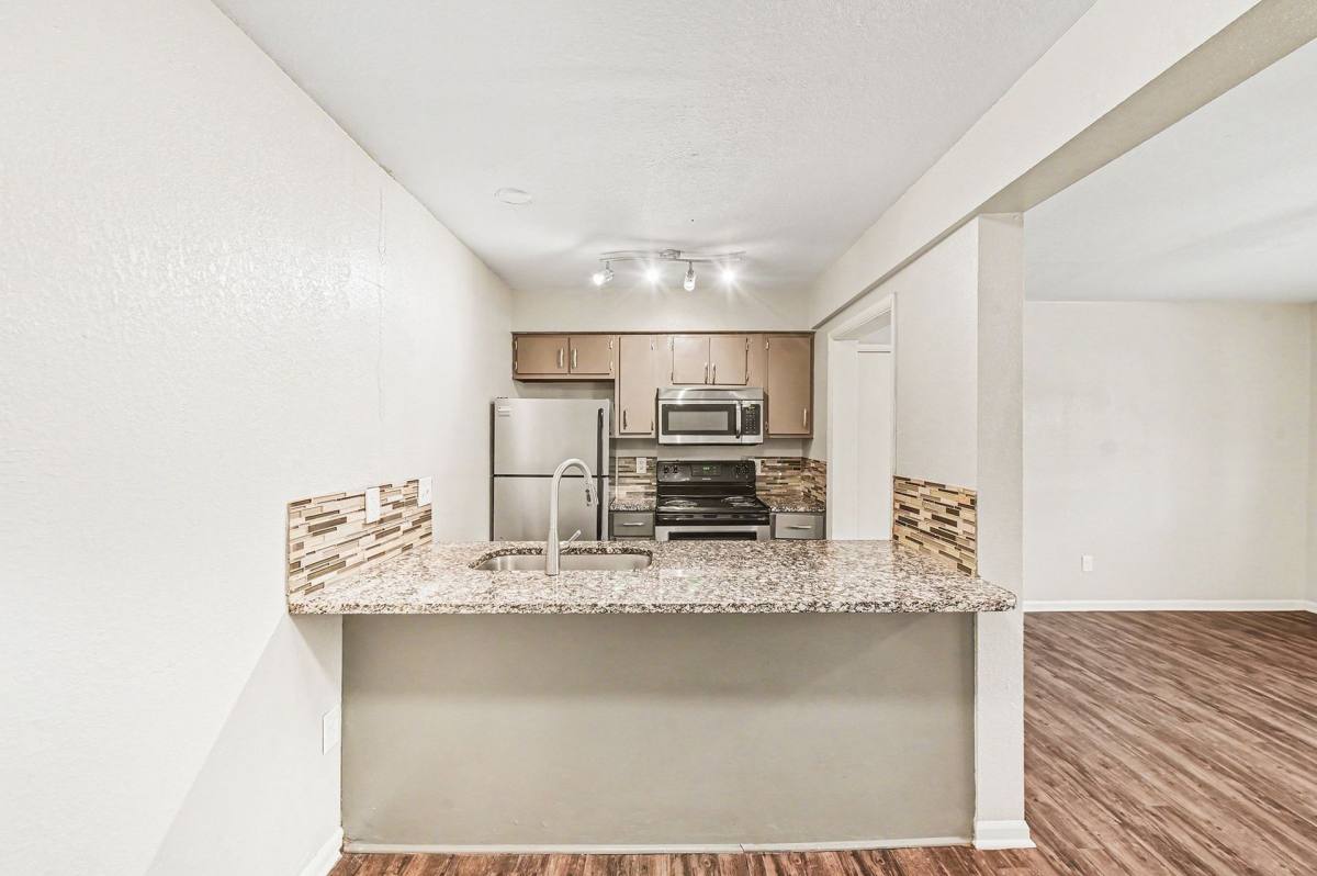 Apartment for rent at 701 E 40th St, Kansas City, MO 64110