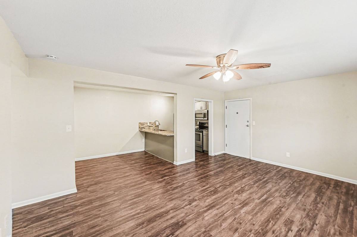 Apartment for rent at 701 E 40th St, Kansas City, MO 64110