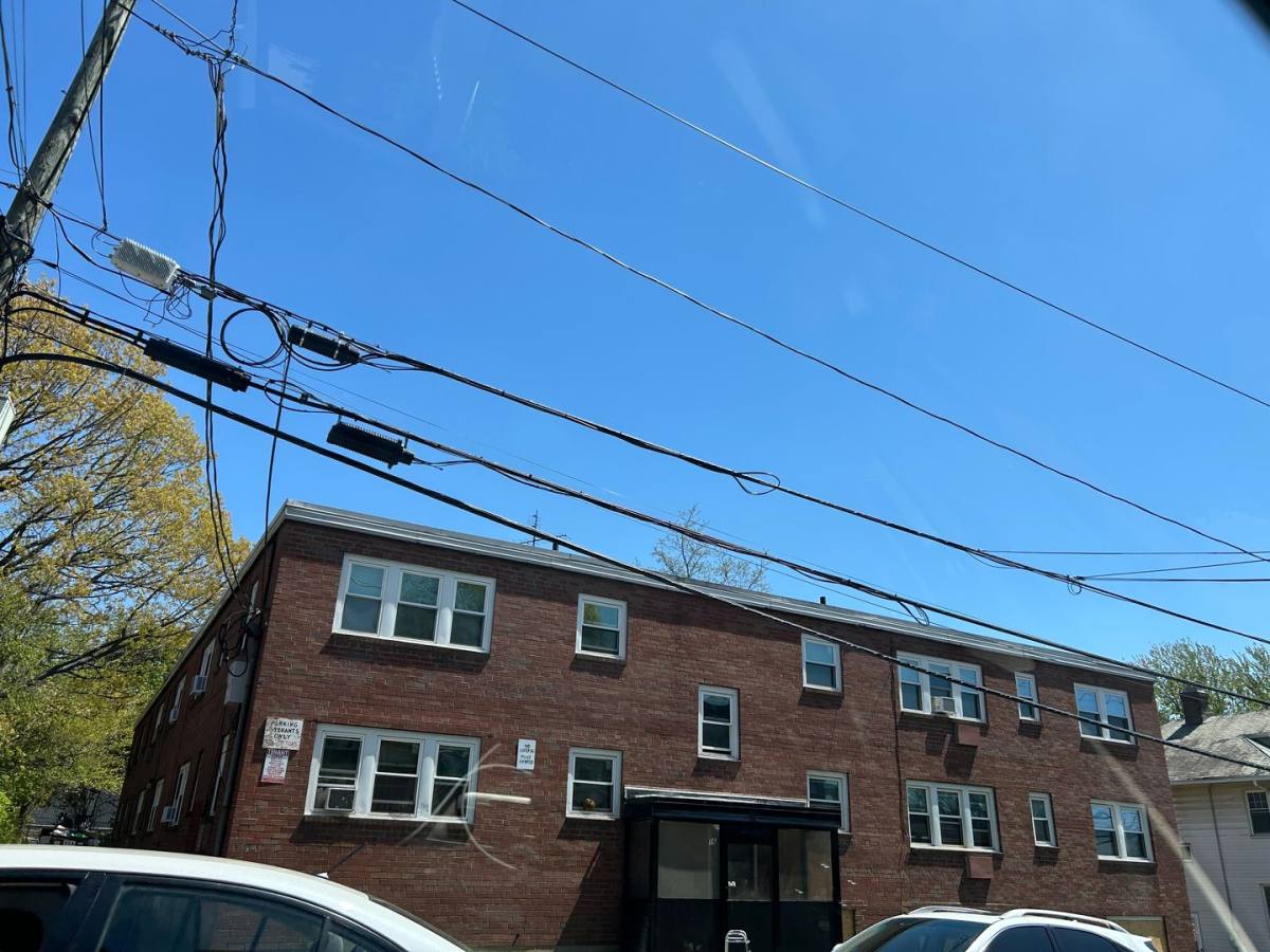 Apartment for rent at 16 Henry St, Hartford, CT 06114