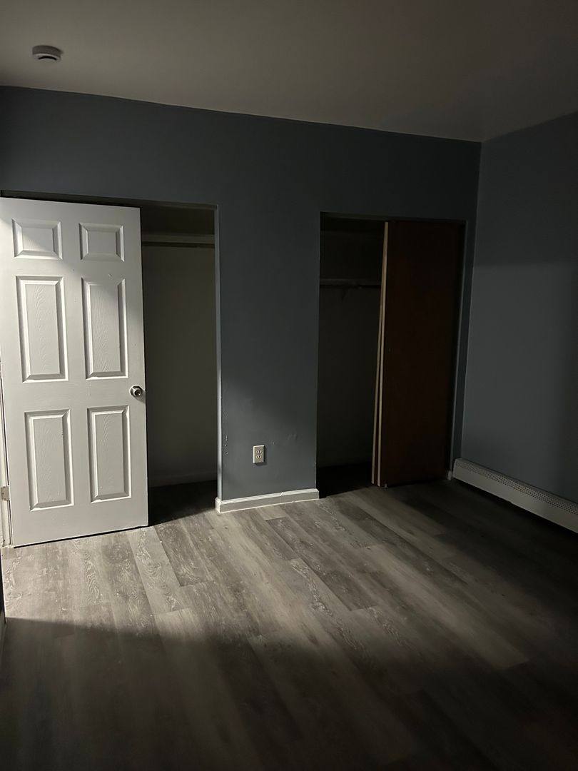 Apartment for rent at 16 Henry St, Hartford, CT 06114