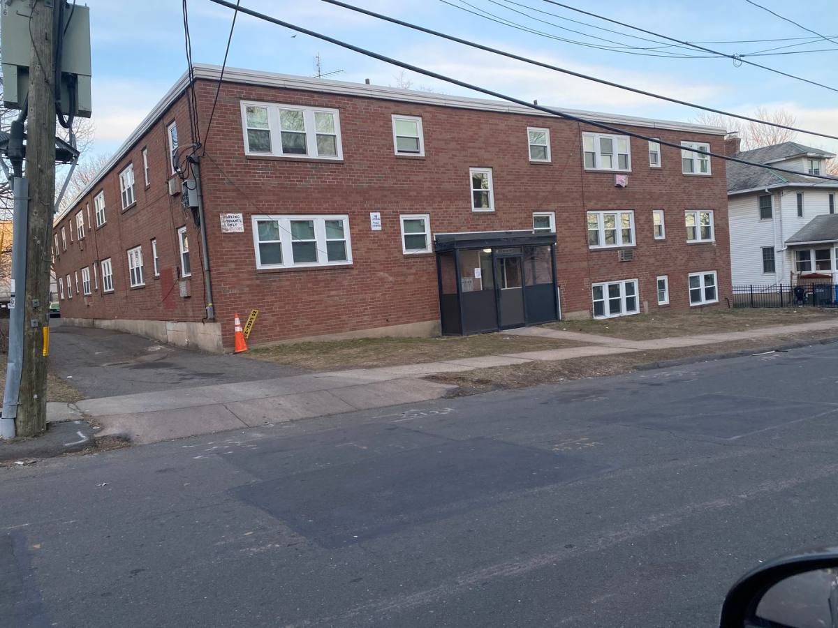 Apartment for rent at 16 Henry St, Hartford, CT 06114
