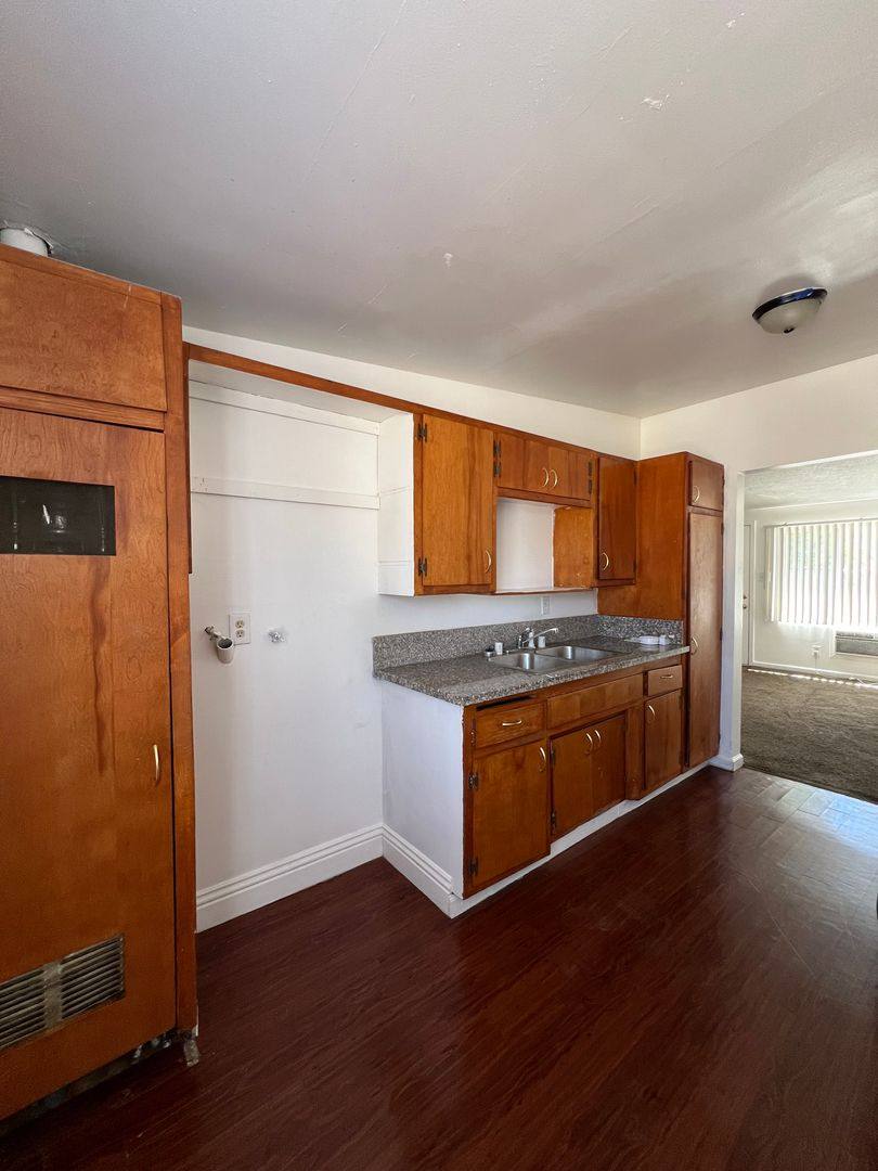 Apartment for rent at 608 E Fredricks St, Barstow, CA 92311
