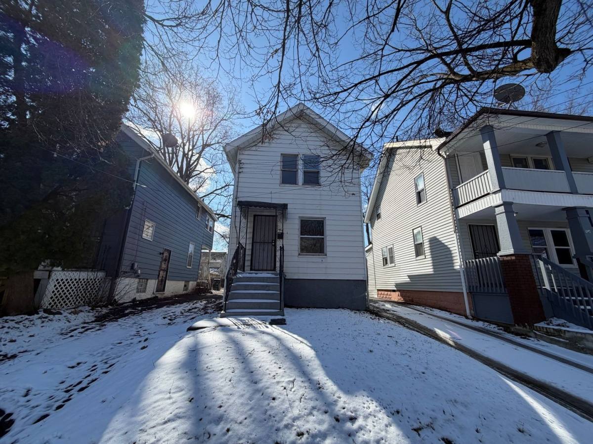House for rent at 918 Bye St, Akron, OH 44320