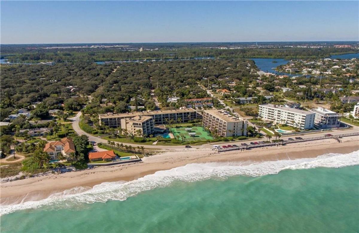 Condo for rent at 3939 Ocean Dr, Vero Beach, FL 32963