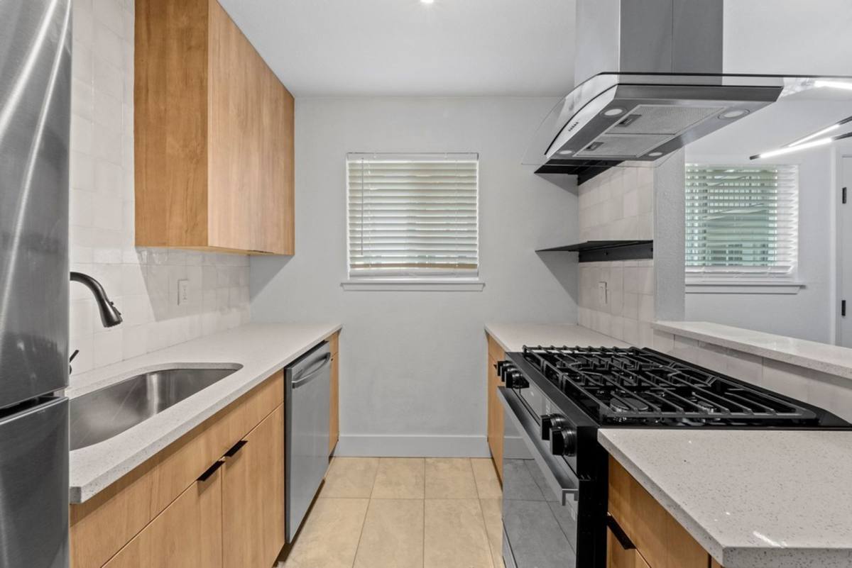 Apartment for rent at 7929 Gault St, Austin, TX 78757