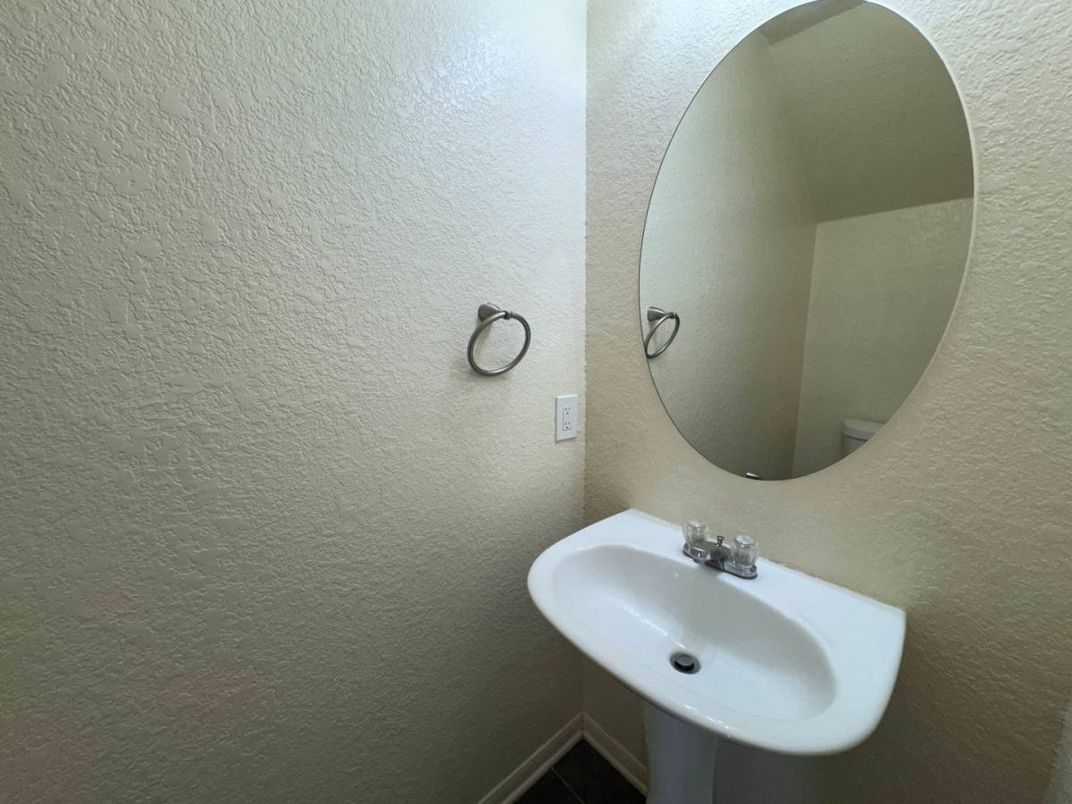 Apartment for rent at 1607 Dugger Circle, Killeen, TX 76543