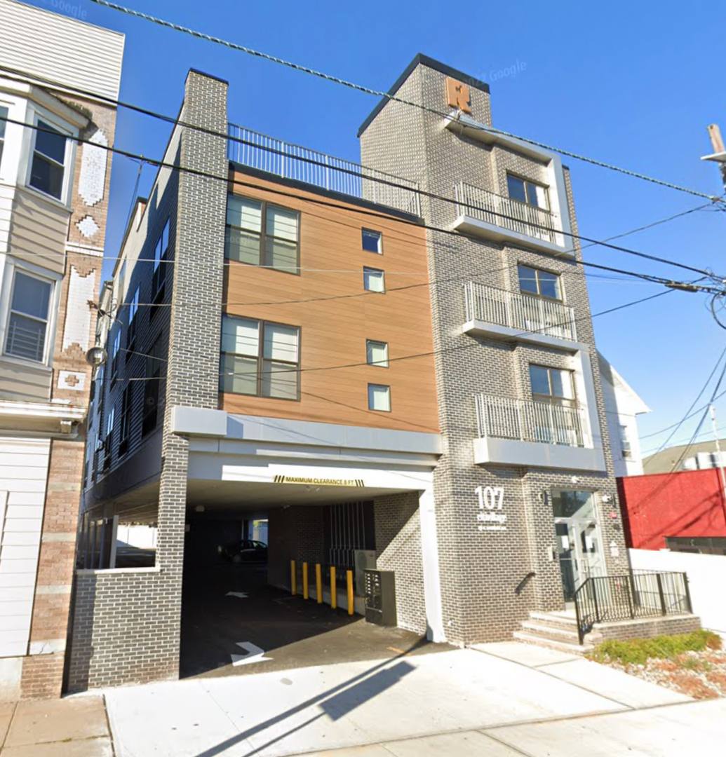 Apartment for rent at 107 E Westfield Ave, Roselle Park, NJ 07204