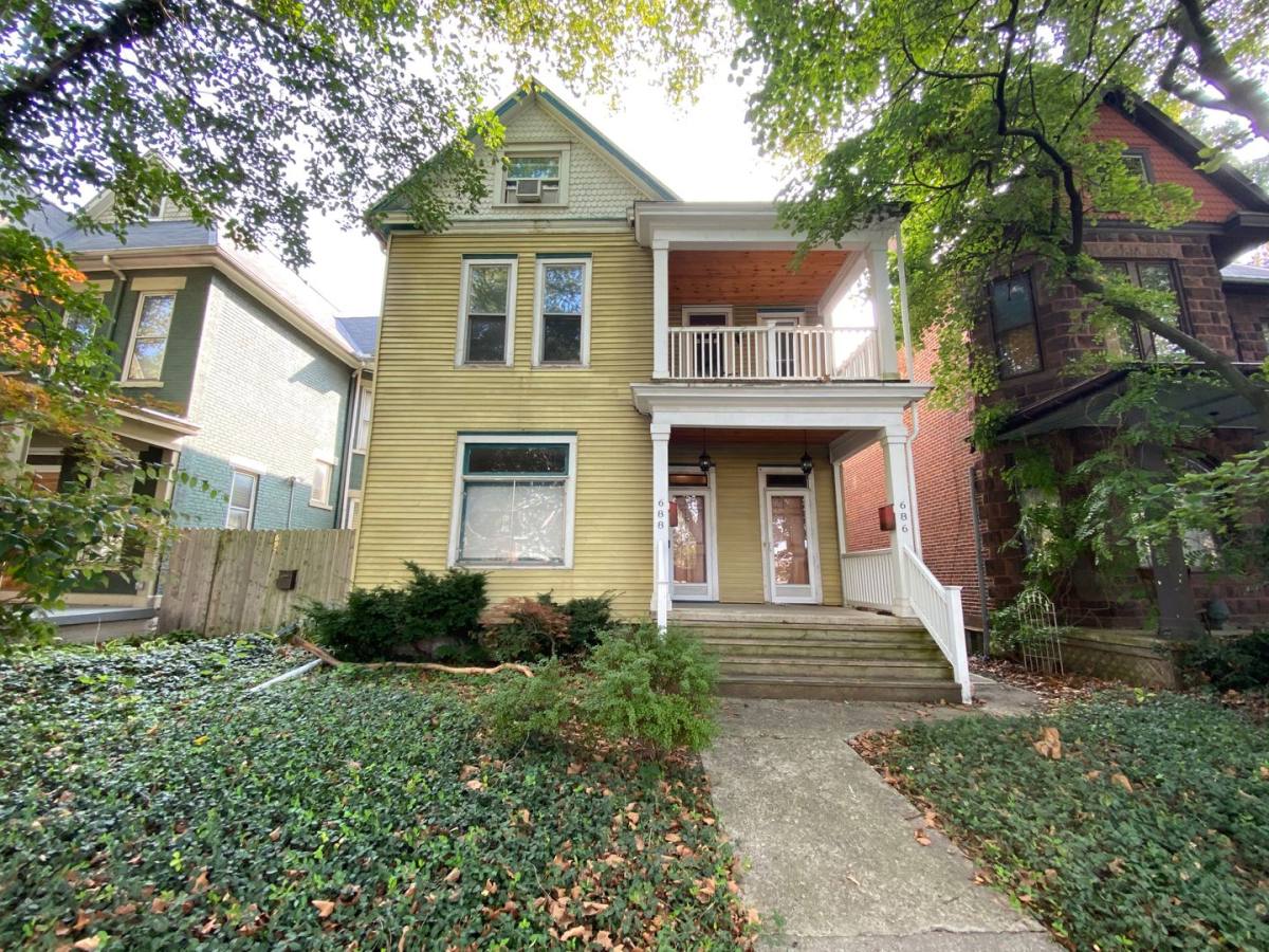Apartment for rent at 686 Neil Ave, Columbus, OH 43215