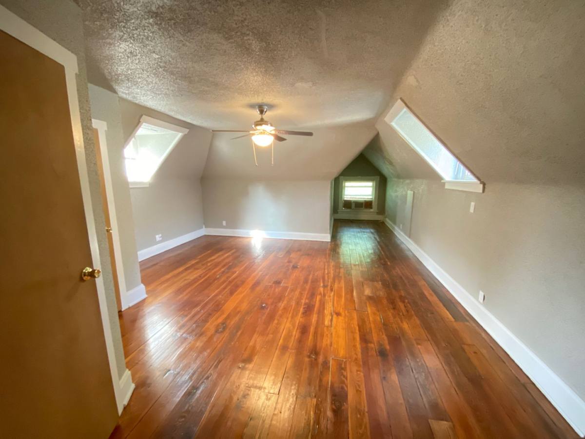 Apartment for rent at 686 Neil Ave, Columbus, OH 43215