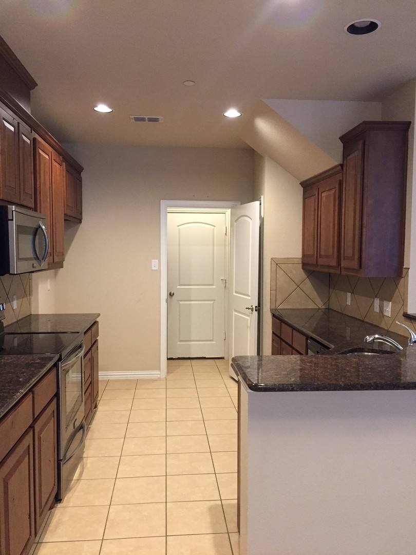 Townhouse for rent at 243 Sherburne St, Lewisville, TX 75067