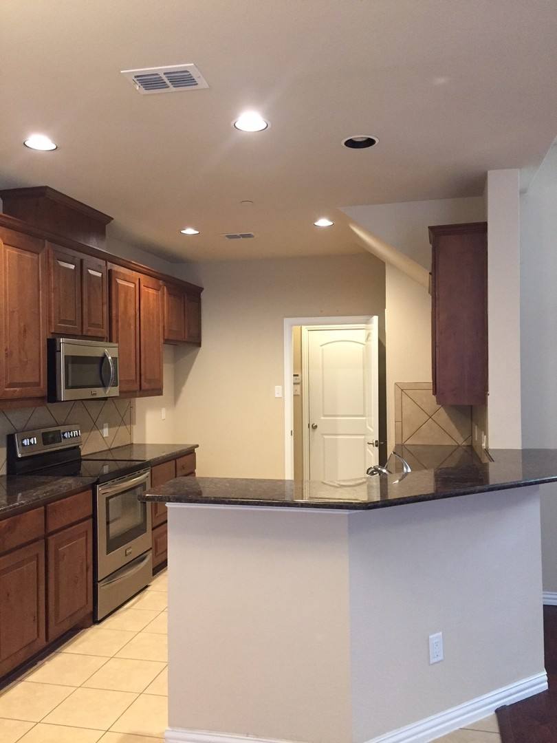 Townhouse for rent at 243 Sherburne St, Lewisville, TX 75067