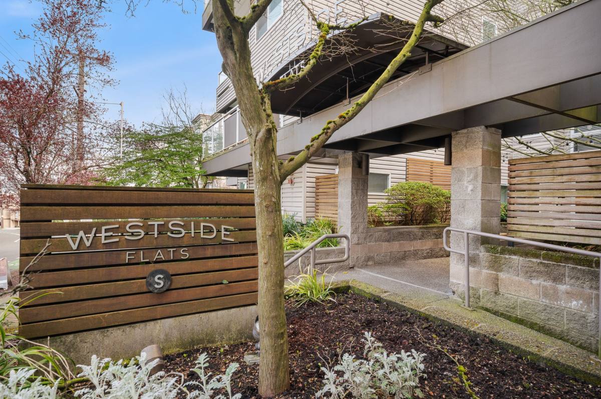 Apartment for rent at 3233 SW Avalon Way, Seattle, WA 98126