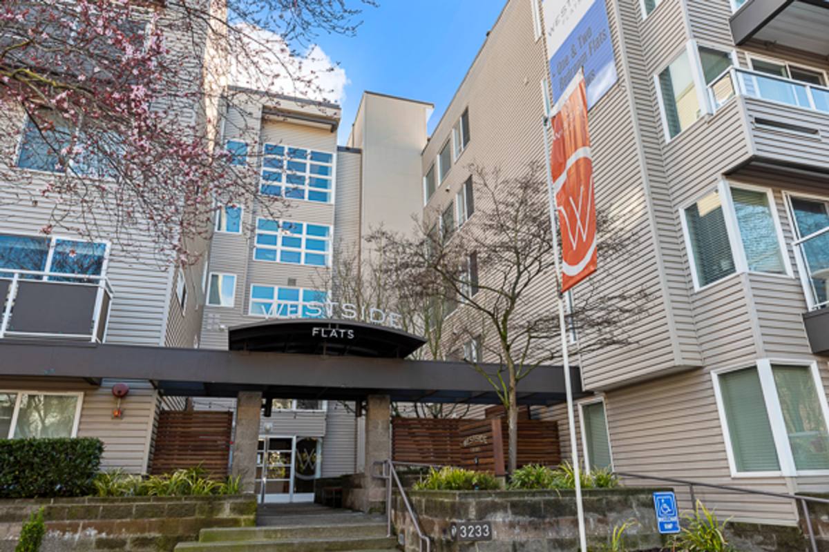 Apartment for rent at 3233 SW Avalon Way, Seattle, WA 98126