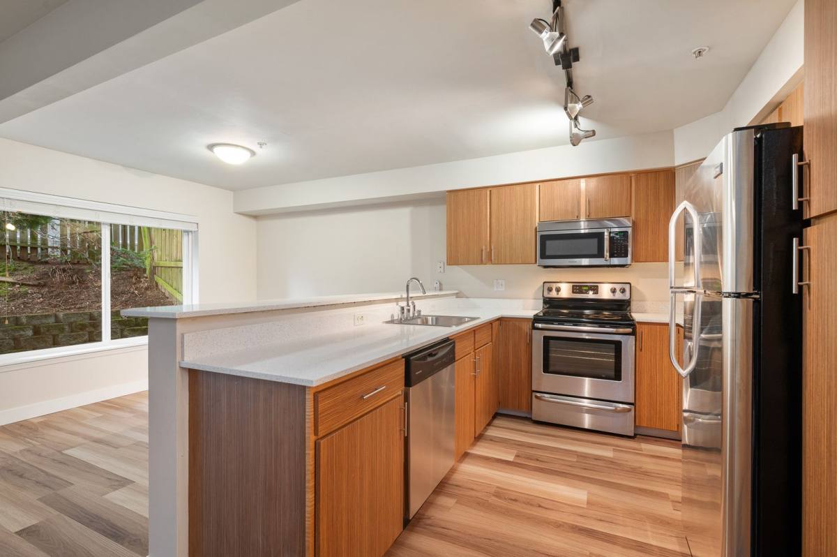 Apartment for rent at 3233 SW Avalon Way, Seattle, WA 98126
