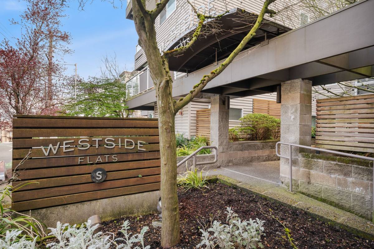 Apartment for rent at 3233 SW Avalon Way, Seattle, WA 98126
