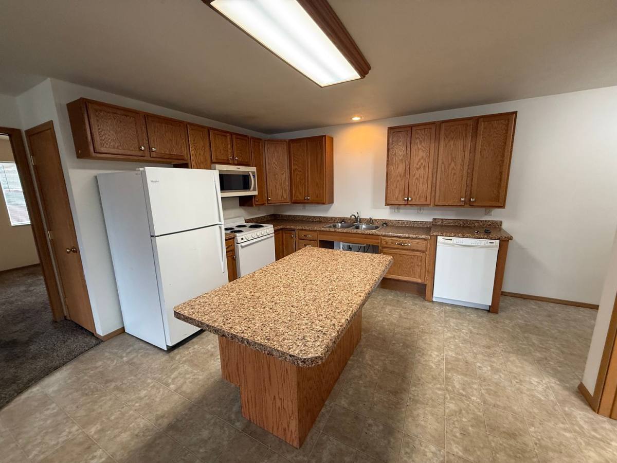 Apartment for rent at 908 Arrow Ave NE, Watertown, SD 57201