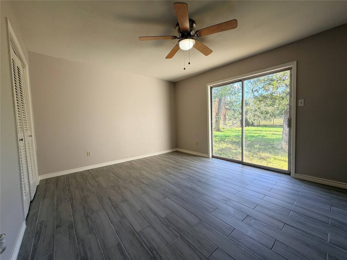Apartment for rent at 1607 Chestnut Ridge Rd, Kingwood, TX 77339